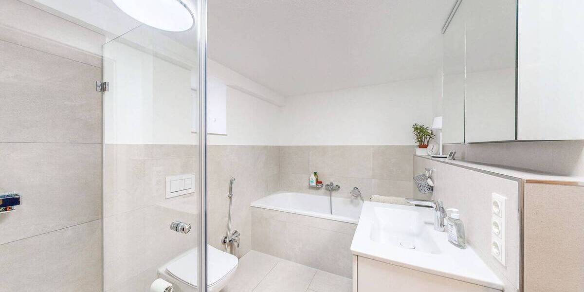 Einfamilienhaus Würzburg Steinbachtal - 9 Zimmer, 232 m&sup2;, 1.280.000&euro; | Angebot:26875318