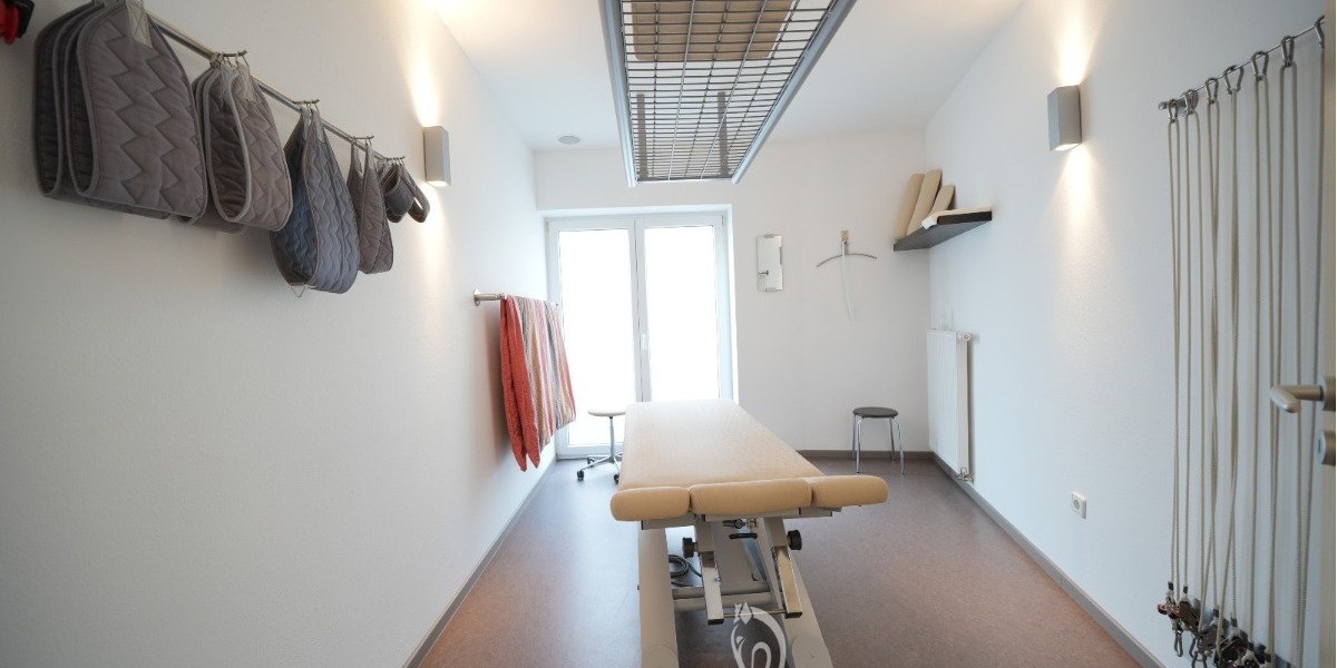 Hochwertige Physiopraxis & vermietete 4-Zimmer-Dachgeschoss-Wohnung - Gewerbeobjekt Arnstein | Angebot:26649274