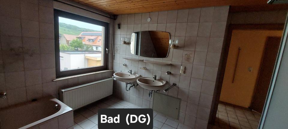 Mehrfamilienhaus, Wohnhaus Eisenheim - 9 Zimmer, 220 m&sup2;, 380.000&euro; | Angebot:24313344