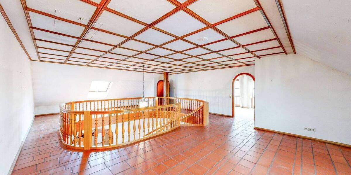 Einfamilienhaus Eibelstadt - 7 Zimmer, 331 m&sup2;, 750.000&euro; | Angebot:25984576