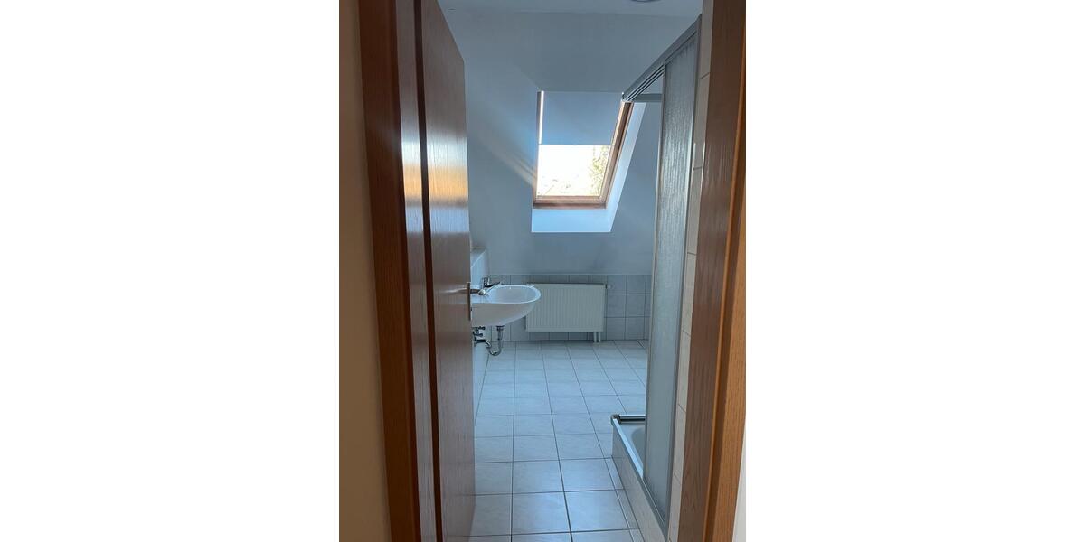 Dachgeschoßwohnung Kürnach - 1 Zimmer, 42 m&sup2;, 680&euro; | Angebot:24854242