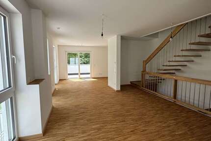 Haus Würzburg Sanderau - 5 Zimmer, 173 m&sup2;, 2.330&euro; | Angebot:26241474