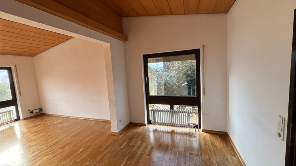 Bungalow Würzburg Dürrbachau - 7 Zimmer, 200 m&sup2;, 685.000&euro; | Angebot:26818620