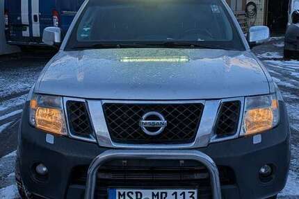 Nissan Navara 280.000 km 12.500 &euro; Arnstein 97450