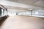Lagerhalle mit LKW-Werkstatt und Bürogebäude zimmer