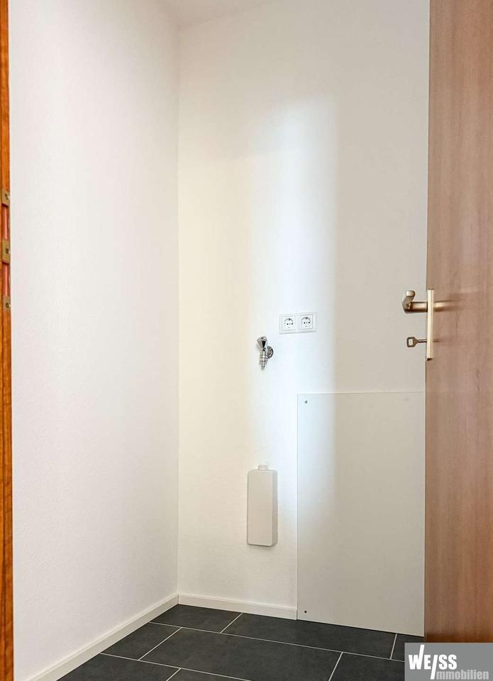 Renovierte 4-Zimmer Whg. mit Balkon, Garage und Stellplatz in der Dürrbachau zimmer