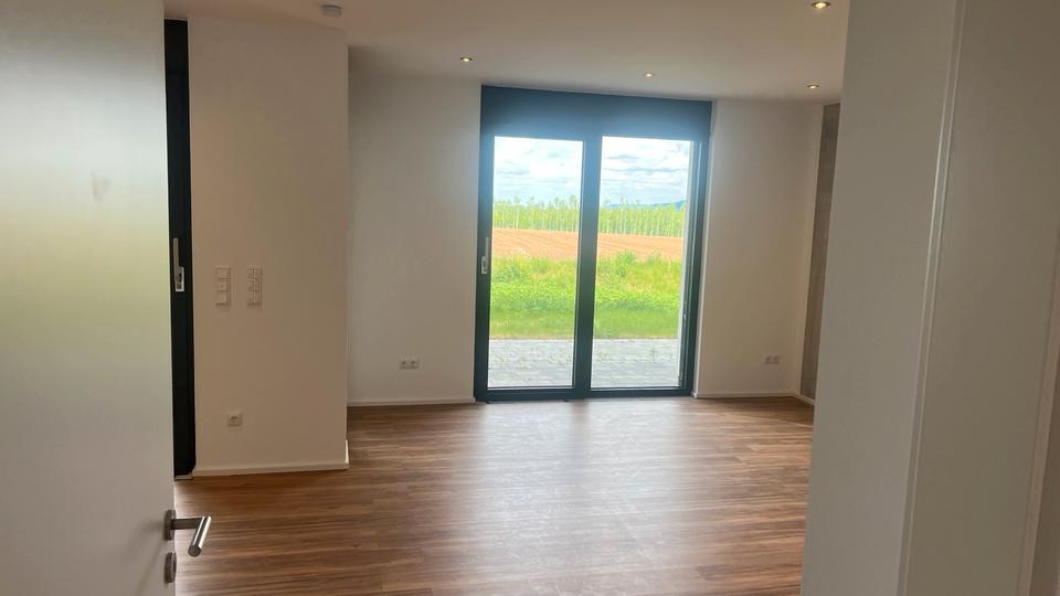 Erdgeschoßwohnung Ippesheim - 2.5 Zimmer, 75 m&sup2;, 290.000&euro; | Angebot:26517926