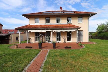 Ein Ort zum Ankommen: Familienhaus mit Traumgarten in Bergrothenfels