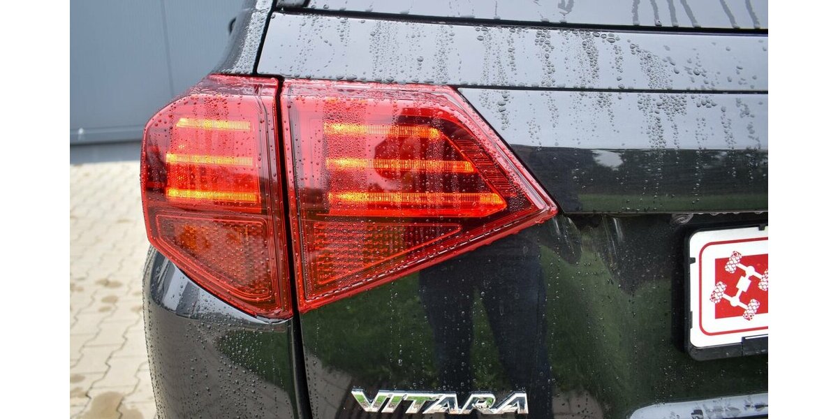 Suzuki Vitara Comfort+ 1.5l Hybrid AGS Allgrip 2.390 km 25.900 &euro; Höchberg-Würzburg 97204