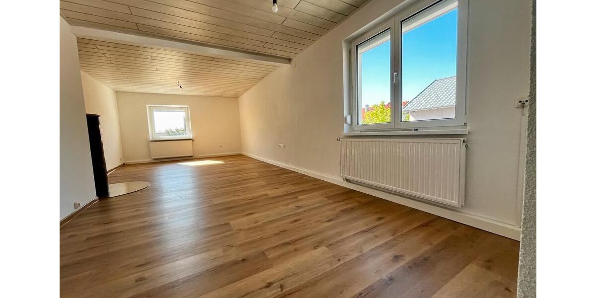 Etagenwohnung Grafenrheinfeld - 5 Zimmer, 135 m&sup2;, 1.200&euro; | Angebot:26329453