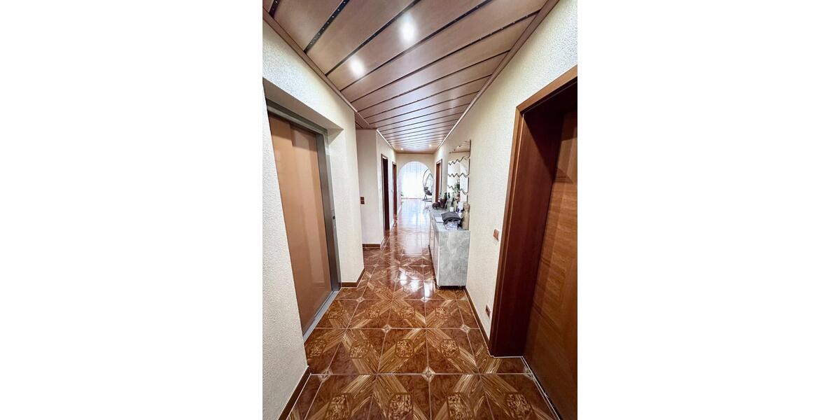 Einfamilienhaus Iphofen - 7 Zimmer, 196 m&sup2;, 769.000&euro; | Angebot:25408957