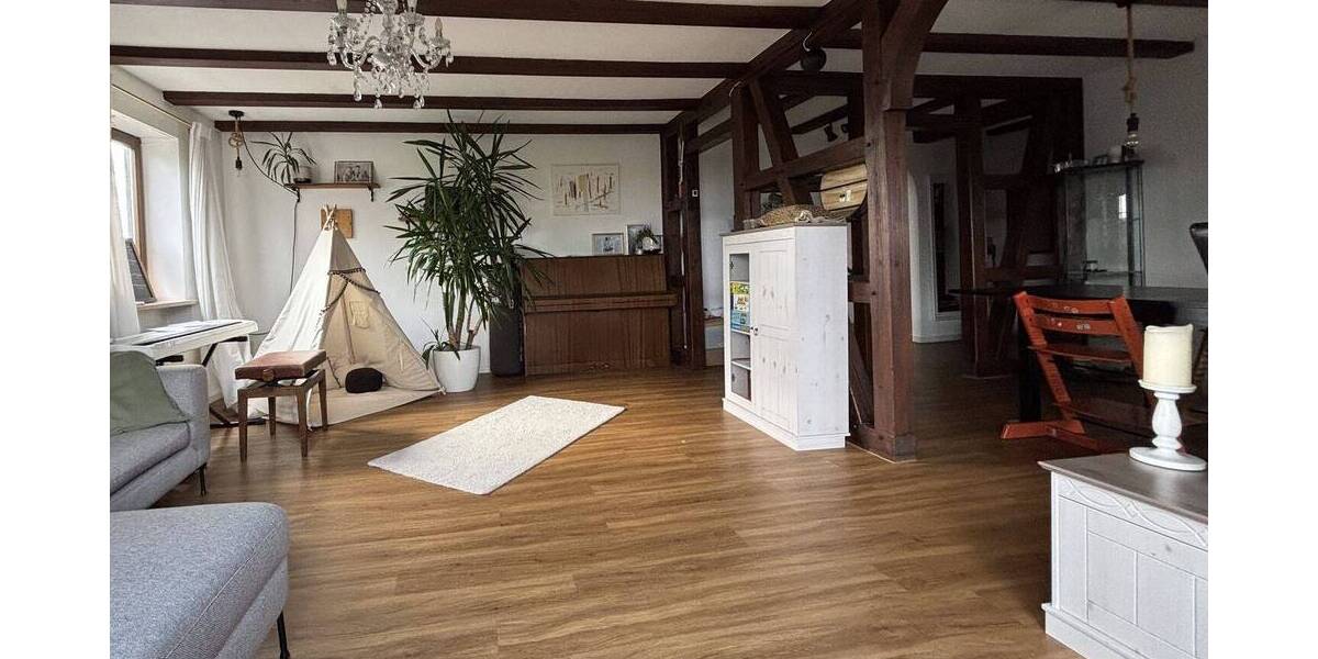 Mehrfamilienhaus, Wohnhaus Giebelstadt Ingolstadt - 9 Zimmer, 261 m&sup2;, 498.500&euro; | Angebot:26641791