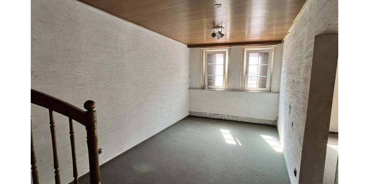 Mehrfamilienhaus, Wohnhaus Tauberbischofsheim - 8 Zimmer, 300 m&sup2;, 192.500&euro; | Angebot:25706844