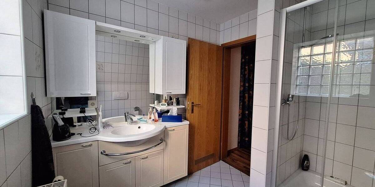 2 Zimmer Stadtwohnung im Zentrum von Kitzingen in der Kaiserstr.Absolut ruhig und sonnig mit Balkon :-) Nur 2 Min.fußläufig zur Fußgängerzone und Main 2 zimmer