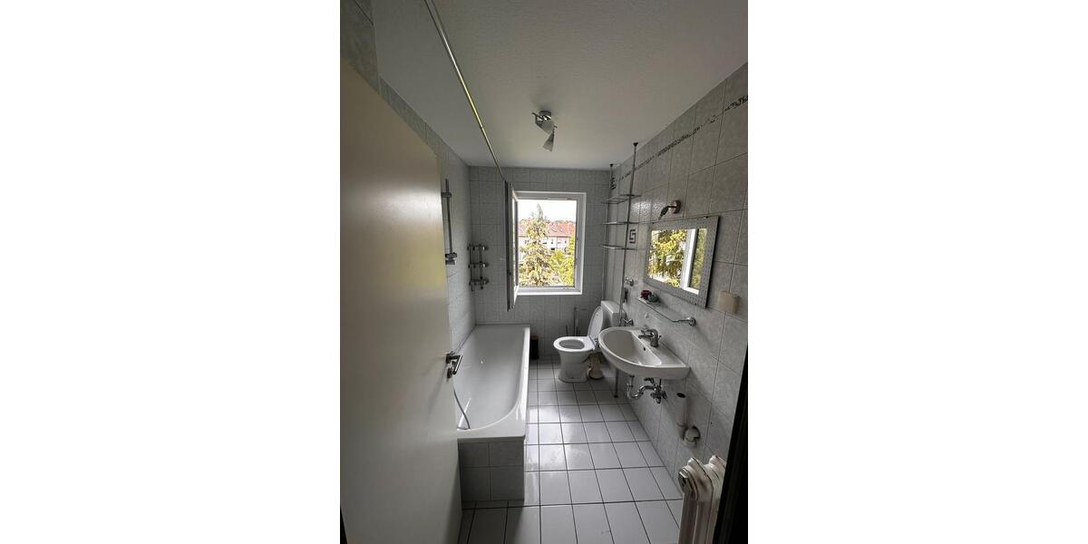 Dachgeschoßwohnung Gerbrunn - 4 Zimmer, 18 m&sup2;, 470&euro; | Angebot:26567490