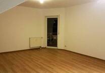 Traumhafte 3 Zimmer Wohnung mit Süd-Dachbalkon, Westloggia und Stellplatz in ruhiger Lage