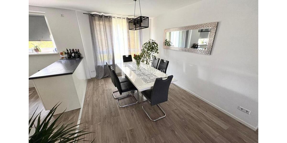 Erdgeschoßwohnung Kitzingen - 5 Zimmer, 112 m&sup2;, 1.100&euro; | Angebot:25905183