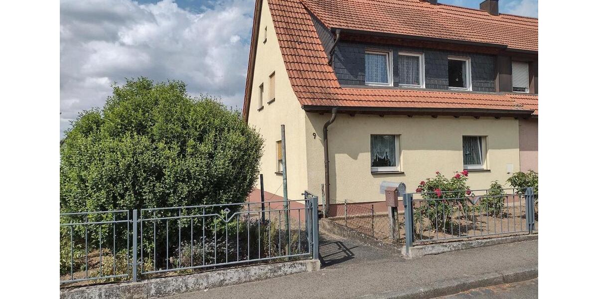 Doppelhaushälfte Kitzingen - 5 Zimmer, 90 m&sup2;, 195.000&euro; | Angebot:27072239