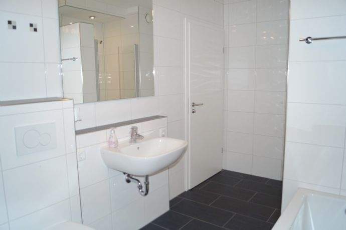 Etagenwohnung Würzburg Versbach - 2 Zimmer, 68 m&sup2;, 735&euro; | Angebot:25601557