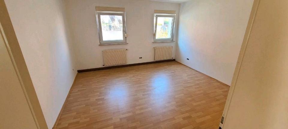 Hochparterre Ochsenfurt - 3 Zimmer, 65 m&sup2;, 500&euro; | Angebot:26208351