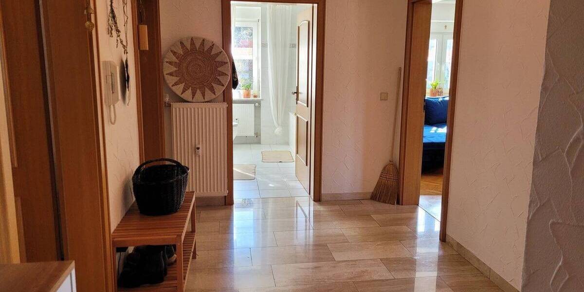 Etagenwohnung Bütthard Gützingen - 3 Zimmer, 100 m&sup2;, 690&euro; | Angebot:26290164