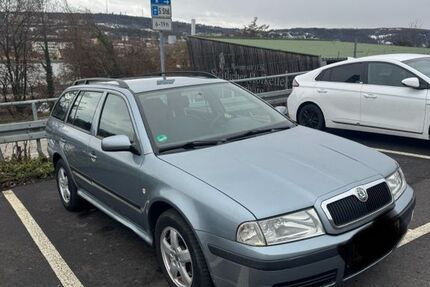 Skoda Octavia 282.000 km 1.650 &euro; Würzburg 97080