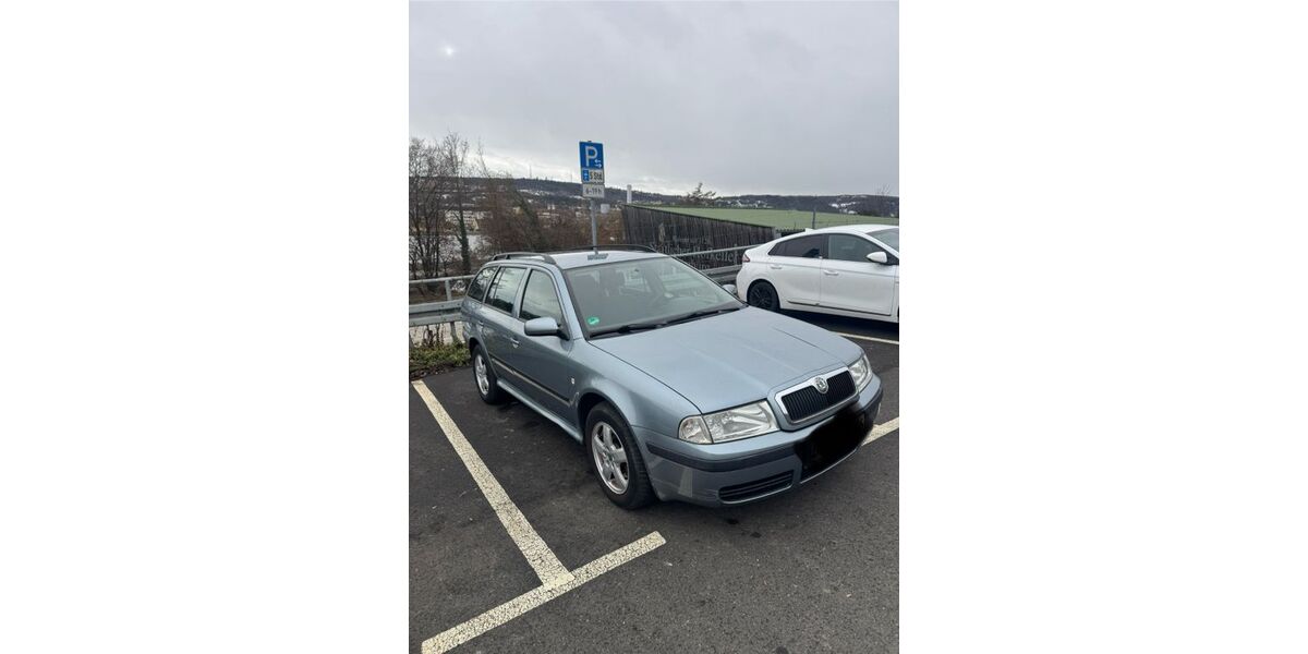 Skoda Octavia 282.000 km 1.650 &euro; Würzburg 97080