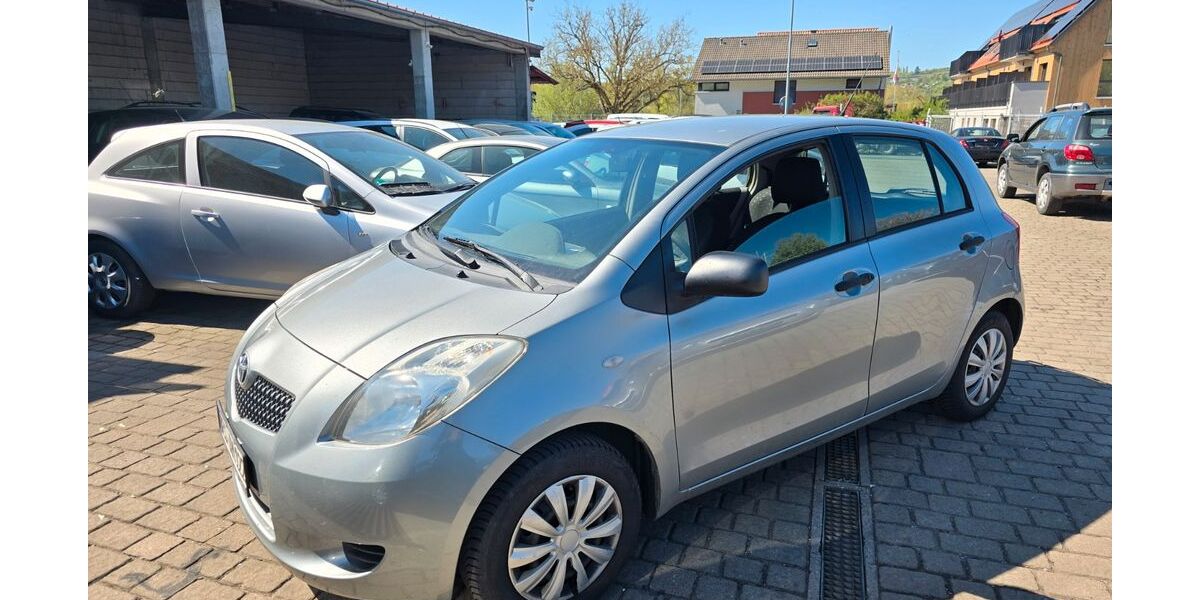 Toyota Yaris 240.000 km 3.000 &euro; Randersacker 97236