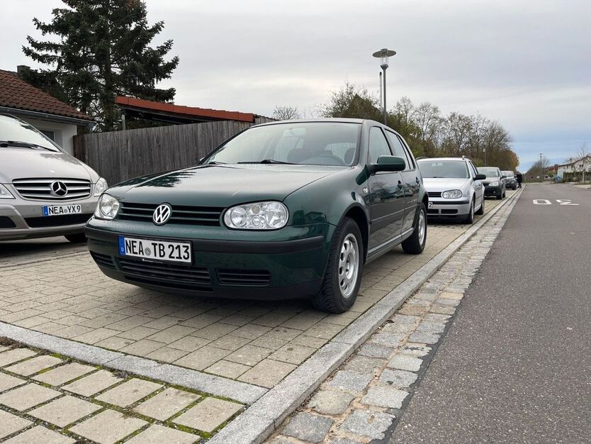 VW Golf 232.000 km 2.200 € Würzburg 97080