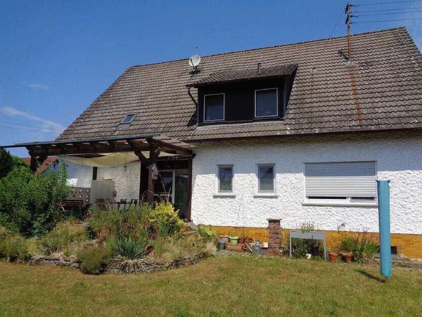 Haus zum Kaufen in Wertheim-Bettingen 495.000 € 217 m²