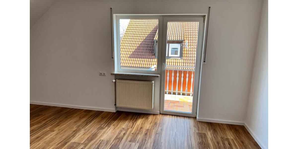 Etagenwohnung Röthlein - 3 Zimmer, 74 m&sup2;, 695&euro; | Angebot:25395590