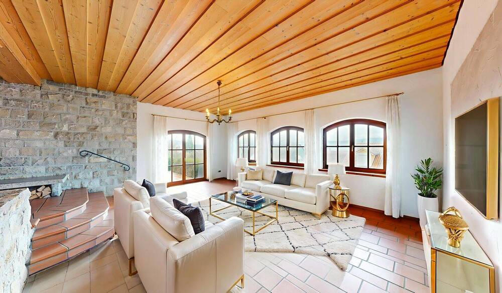 Einfamilienhaus Eibelstadt - 7 Zimmer, 331 m&sup2;, 750.000&euro; | Angebot:25984576