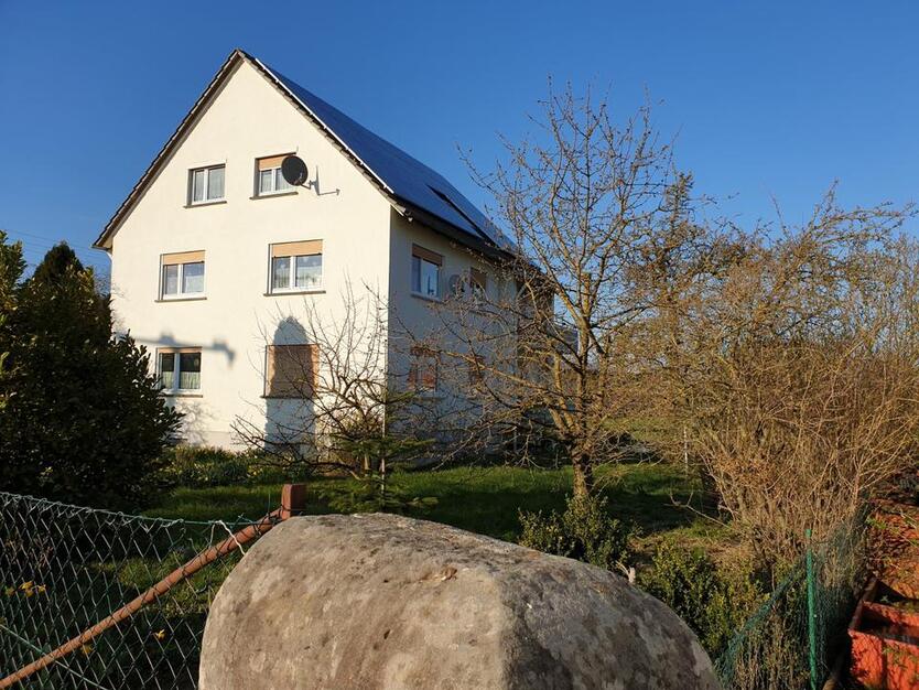 90 m² . 3,5 Zimmer EG-Wohnung mit Balkon und Garten zu vermieten zimmer