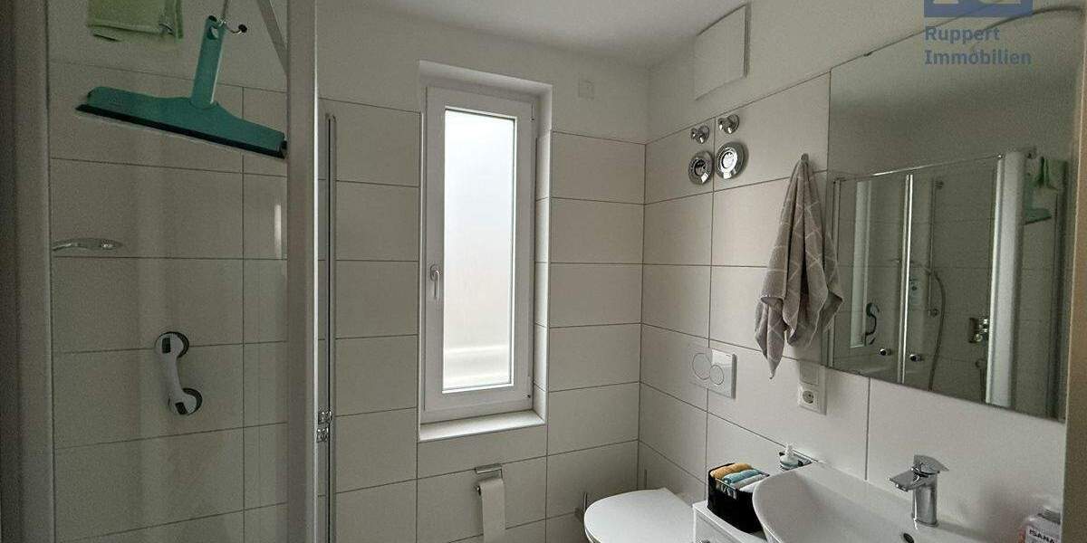 Neubau: Moderne 3-Zimmer-Wohnung mit 2 Balkonen und 2 TG-Stellplätzen 3 zimmer