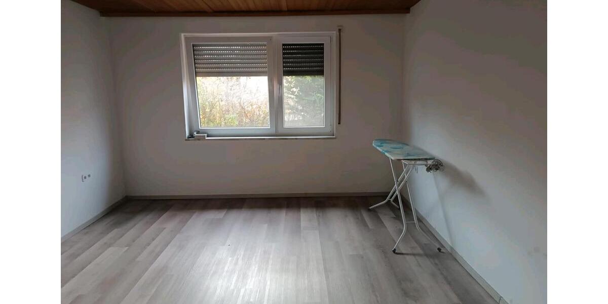 Einfamilienhaus Werneck - 8 Zimmer, 170 m&sup2;, 300.000&euro; | Angebot:26638488