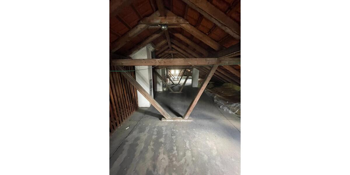 Handwerker aufgepasst. Rohbau-zwei DGWohnungen mit viel Potential 8 zimmer