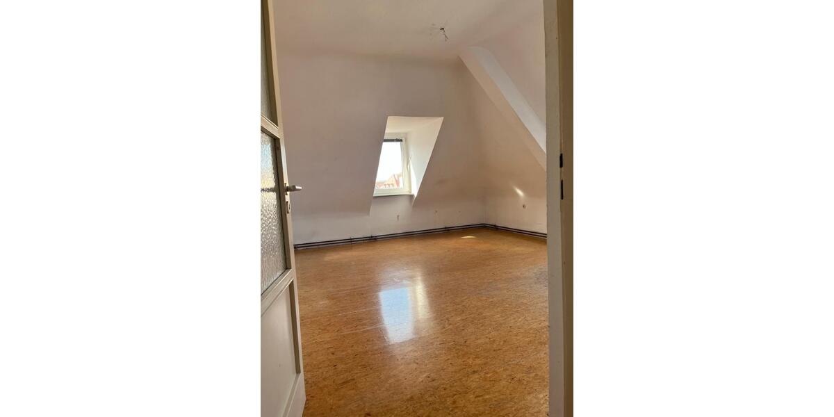 Etagenwohnung Würzburg - 1 Zimmer, 2 m&sup2;, 450&euro; | Angebot:26478213