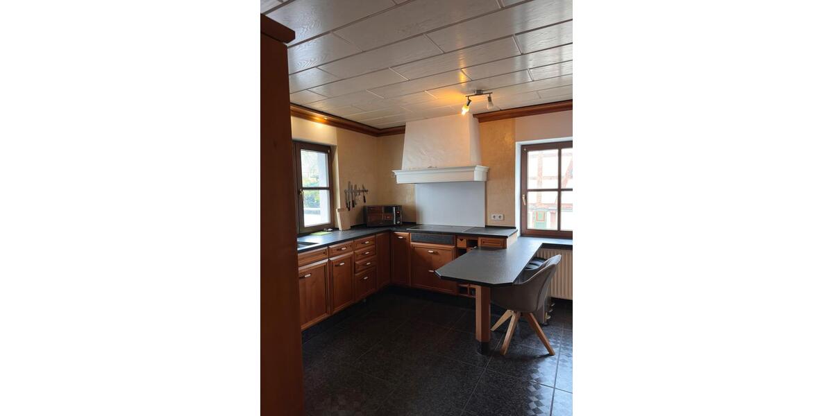 Einfamilienhaus Würzburg Steinbachtal - 8 Zimmer, 280 m&sup2;, 1.800&euro; | Angebot:24536882