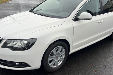 Skoda Superb 227.000 km 8.200 &euro; Würzburg 97076