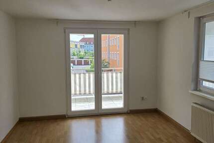 Wohnung Würzburg Frauenland - 2 Zimmer, 77 m&sup2;, 815&euro; | Angebot:27016681