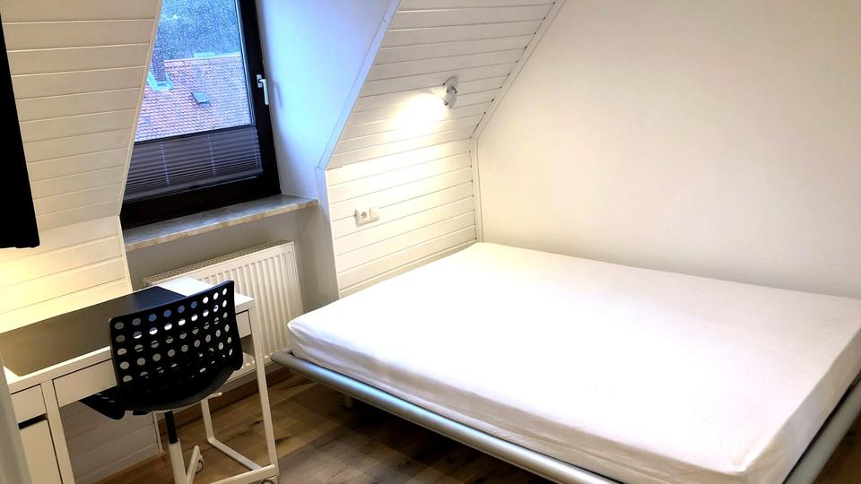 Dachgeschoßwohnung Würzburg Frauenland - 2 Zimmer, 26 m&sup2;, 720&euro; | Angebot:25238319