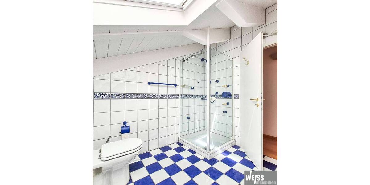 Etagenwohnung Höchberg - 5 Zimmer, 219 m&sup2;, 2.120&euro; | Angebot:26799113