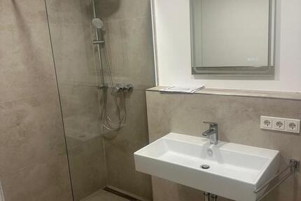 4-ZW Erstbezug nach umfangreicher Sanierung-eigener Innenhof 4 zimmer