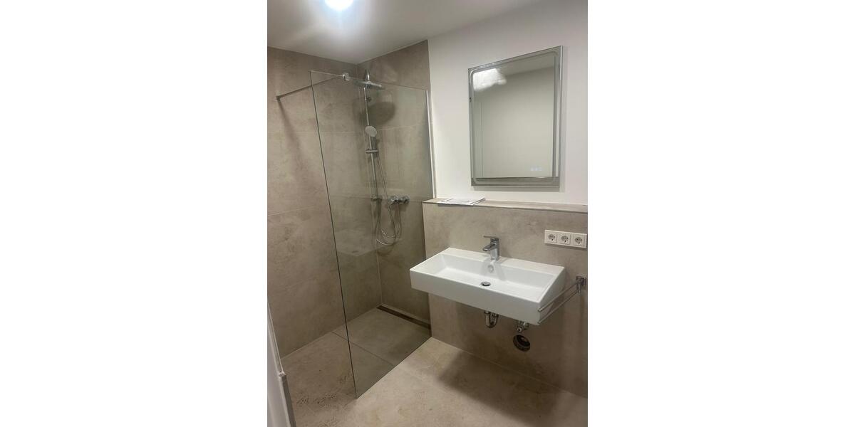 4-ZW Erstbezug nach umfangreicher Sanierung-eigener Innenhof 4 zimmer