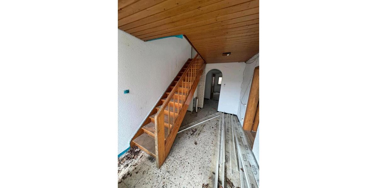 Einfamilienhaus Marktheidenfeld - 5 Zimmer, 150 m&sup2;, 150.000&euro; | Angebot:25995350